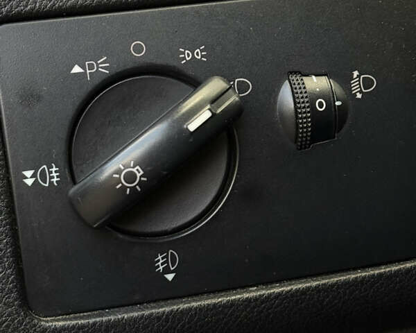 Белый Форд Фокус, объемом двигателя 1.6 л и пробегом 253 тыс. км за 5500 $, фото 13 на Automoto.ua