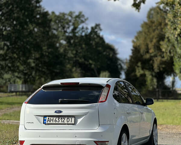 Білий Форд Фокус, об'ємом двигуна 1.6 л та пробігом 214 тис. км за 5500 $, фото 11 на Automoto.ua