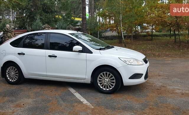Белый Форд Фокус, объемом двигателя 1.4 л и пробегом 112 тыс. км за 5500 $, фото 5 на Automoto.ua