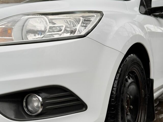 Белый Форд Фокус, объемом двигателя 1.6 л и пробегом 103 тыс. км за 7200 $, фото 1 на Automoto.ua