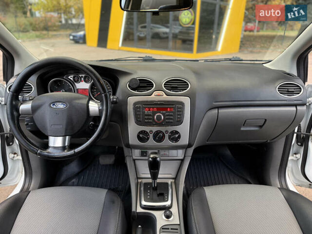 Белый Форд Фокус, объемом двигателя 1.6 л и пробегом 253 тыс. км за 5500 $, фото 10 на Automoto.ua