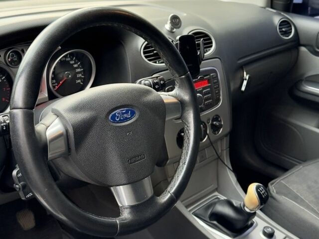 Белый Форд Фокус, объемом двигателя 1.6 л и пробегом 103 тыс. км за 7200 $, фото 6 на Automoto.ua