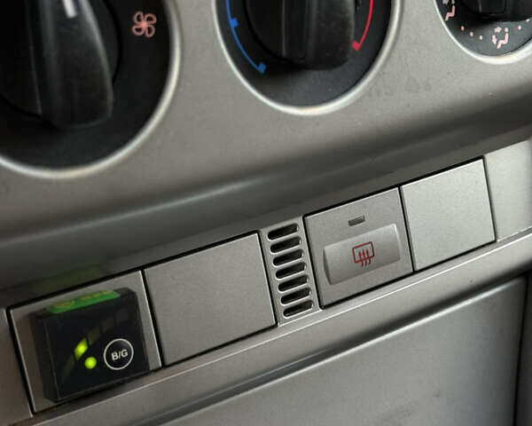 Белый Форд Фокус, объемом двигателя 1.6 л и пробегом 253 тыс. км за 5500 $, фото 19 на Automoto.ua