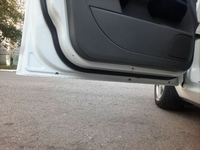 Белый Форд Фокус, объемом двигателя 1.6 л и пробегом 320 тыс. км за 5200 $, фото 5 на Automoto.ua