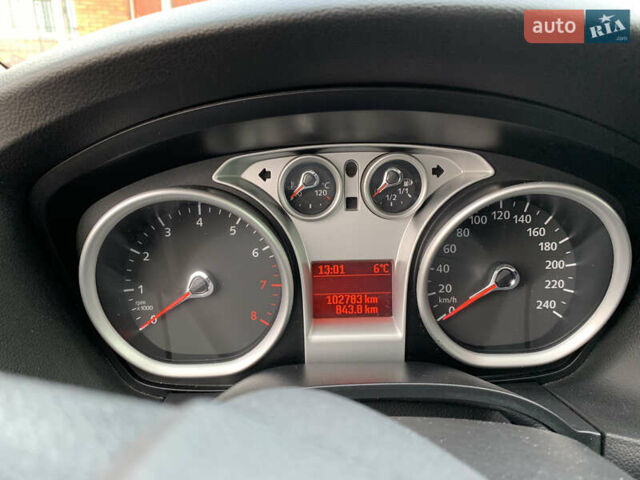 Белый Форд Фокус, объемом двигателя 1.6 л и пробегом 150 тыс. км за 5800 $, фото 12 на Automoto.ua