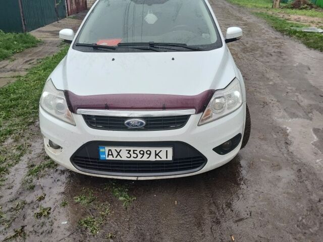 Белый Форд Фокус, объемом двигателя 1.4 л и пробегом 420 тыс. км за 4700 $, фото 5 на Automoto.ua