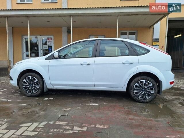 Білий Форд Фокус, об'ємом двигуна 1.6 л та пробігом 129 тис. км за 6700 $, фото 5 на Automoto.ua