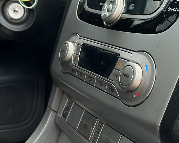 Белый Форд Фокус, объемом двигателя 2 л и пробегом 250 тыс. км за 6500 $, фото 12 на Automoto.ua