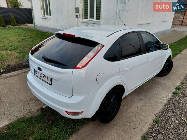 Белый Форд Фокус, объемом двигателя 1.6 л и пробегом 215 тыс. км за 4899 $, фото 15 на Automoto.ua