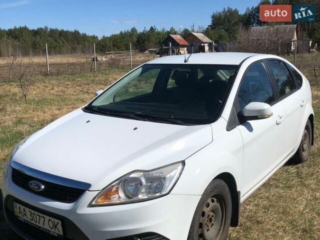 Белый Форд Фокус, объемом двигателя 1.6 л и пробегом 152 тыс. км за 6900 $, фото 1 на Automoto.ua