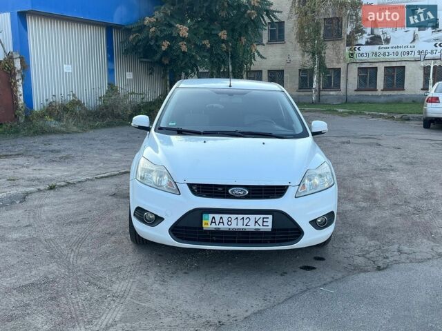 Білий Форд Фокус, об'ємом двигуна 1.6 л та пробігом 217 тис. км за 5400 $, фото 7 на Automoto.ua