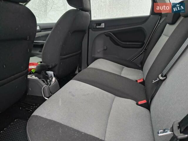 Белый Форд Фокус, объемом двигателя 1.6 л и пробегом 274 тыс. км за 4800 $, фото 8 на Automoto.ua