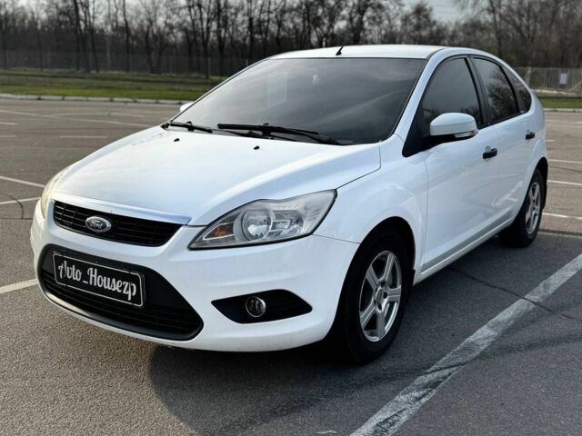 Белый Форд Фокус, объемом двигателя 0 л и пробегом 324 тыс. км за 5200 $, фото 2 на Automoto.ua