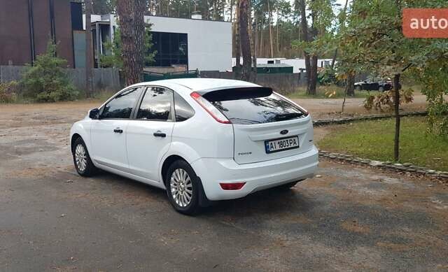 Белый Форд Фокус, объемом двигателя 1.4 л и пробегом 112 тыс. км за 5500 $, фото 9 на Automoto.ua