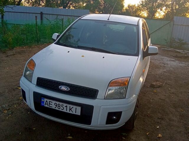 Білий Форд Фокус, об'ємом двигуна 1.4 л та пробігом 200 тис. км за 5200 $, фото 3 на Automoto.ua