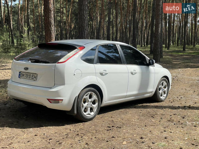 Белый Форд Фокус, объемом двигателя 2 л и пробегом 255 тыс. км за 6400 $, фото 5 на Automoto.ua
