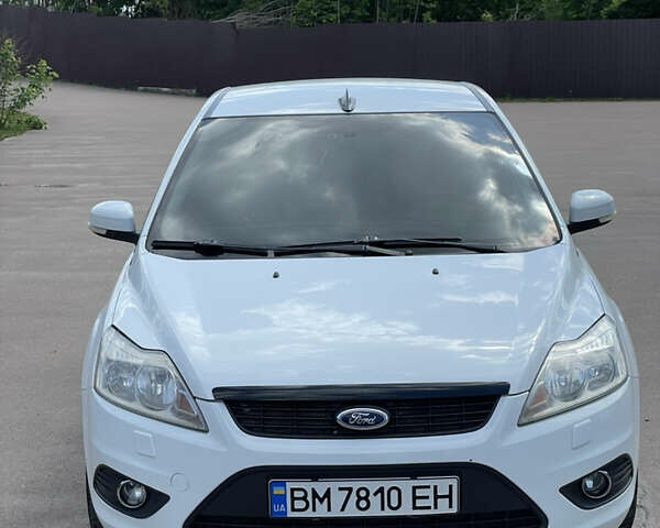 Белый Форд Фокус, объемом двигателя 2 л и пробегом 250 тыс. км за 6500 $, фото 1 на Automoto.ua