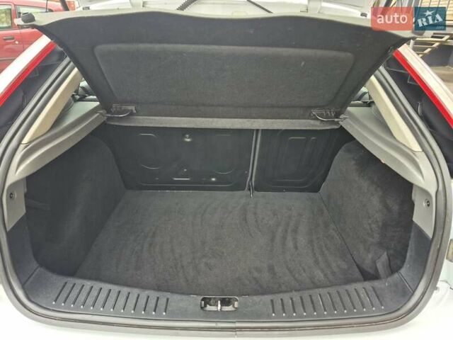 Білий Форд Фокус, об'ємом двигуна 1.4 л та пробігом 91 тис. км за 6800 $, фото 50 на Automoto.ua