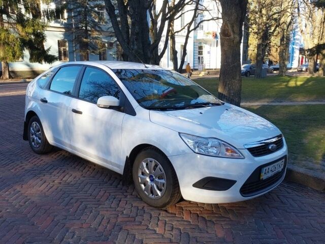 Белый Форд Фокус, объемом двигателя 1.4 л и пробегом 92 тыс. км за 8800 $, фото 3 на Automoto.ua