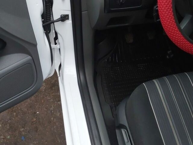 Белый Форд Фокус, объемом двигателя 1.4 л и пробегом 92 тыс. км за 8800 $, фото 10 на Automoto.ua