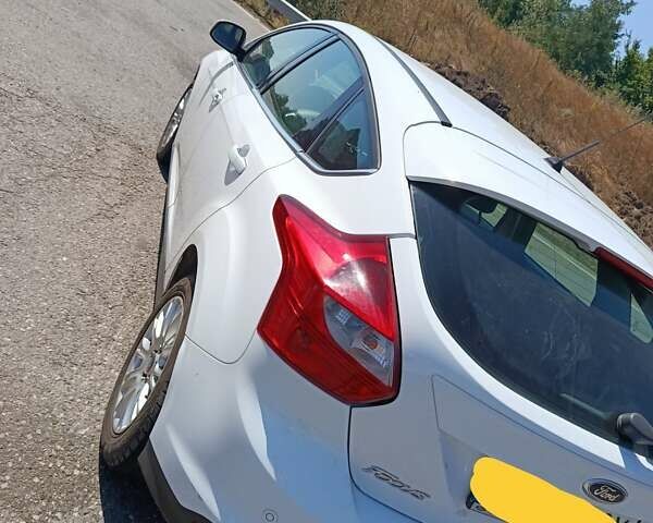 Белый Форд Фокус, объемом двигателя 1.6 л и пробегом 180 тыс. км за 8300 $, фото 11 на Automoto.ua
