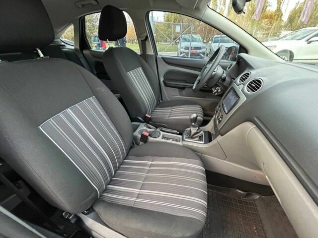 Белый Форд Фокус, объемом двигателя 1.4 л и пробегом 167 тыс. км за 5900 $, фото 13 на Automoto.ua