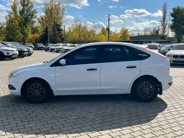 Білий Форд Фокус, об'ємом двигуна 1.4 л та пробігом 204 тис. км за 5100 $, фото 3 на Automoto.ua