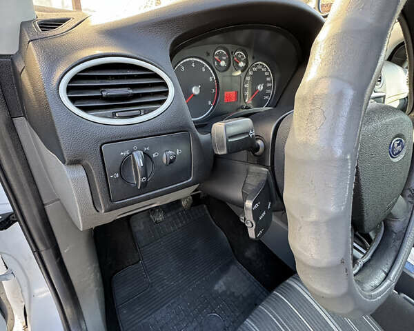 Білий Форд Фокус, об'ємом двигуна 1.4 л та пробігом 230 тис. км за 4050 $, фото 11 на Automoto.ua