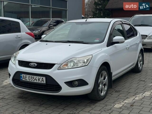 Белый Форд Фокус, объемом двигателя 1.6 л и пробегом 198 тыс. км за 5900 $, фото 7 на Automoto.ua