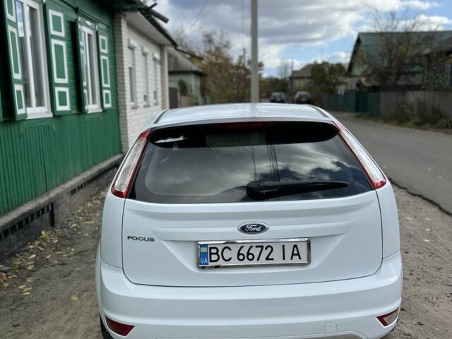 Белый Форд Фокус, объемом двигателя 1.6 л и пробегом 232 тыс. км за 5300 $, фото 6 на Automoto.ua