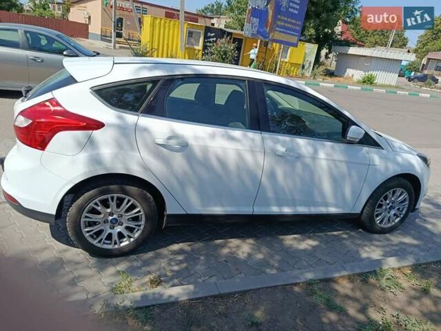 Белый Форд Фокус, объемом двигателя 1.6 л и пробегом 180 тыс. км за 8300 $, фото 6 на Automoto.ua