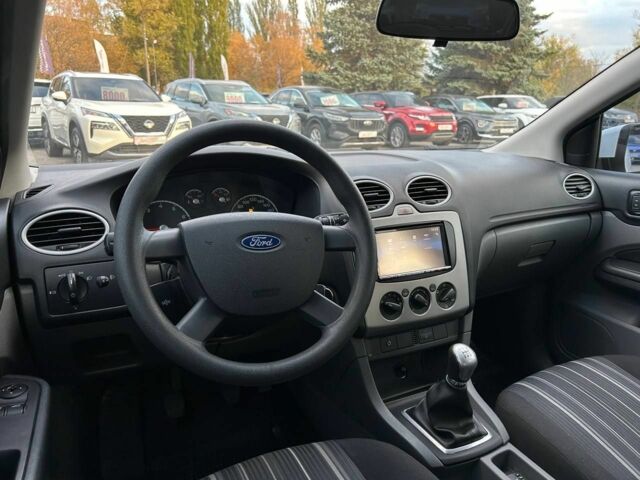 Белый Форд Фокус, объемом двигателя 1.4 л и пробегом 167 тыс. км за 5900 $, фото 16 на Automoto.ua