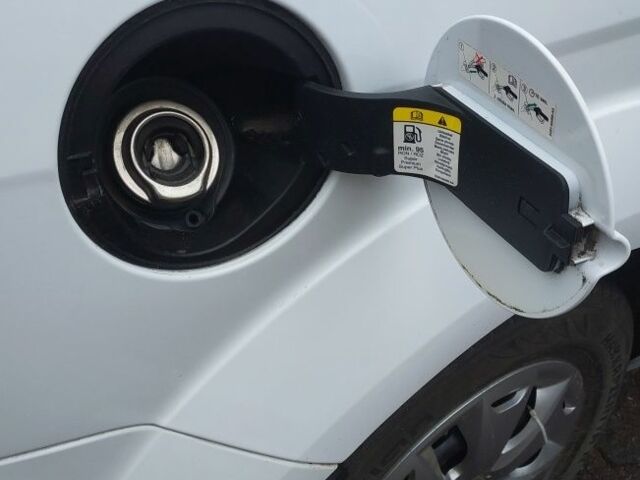 Белый Форд Фокус, объемом двигателя 1.4 л и пробегом 92 тыс. км за 8800 $, фото 16 на Automoto.ua