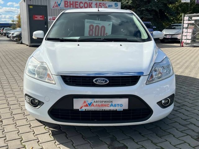 Білий Форд Фокус, об'ємом двигуна 1.4 л та пробігом 204 тис. км за 5100 $, фото 1 на Automoto.ua