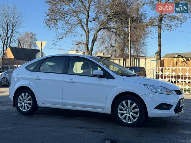 Белый Форд Фокус, объемом двигателя 1.6 л и пробегом 203 тыс. км за 5650 $, фото 6 на Automoto.ua