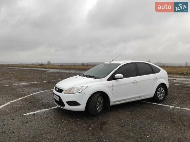 Білий Форд Фокус, об'ємом двигуна 1.39 л та пробігом 130 тис. км за 5800 $, фото 2 на Automoto.ua