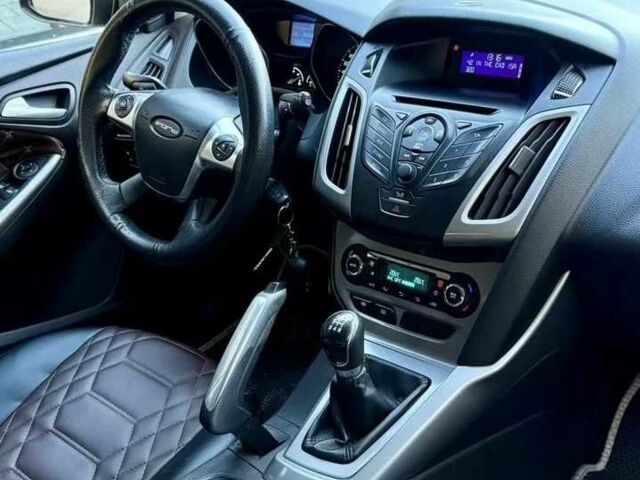 Белый Форд Фокус, объемом двигателя 1.6 л и пробегом 143 тыс. км за 2800 $, фото 7 на Automoto.ua