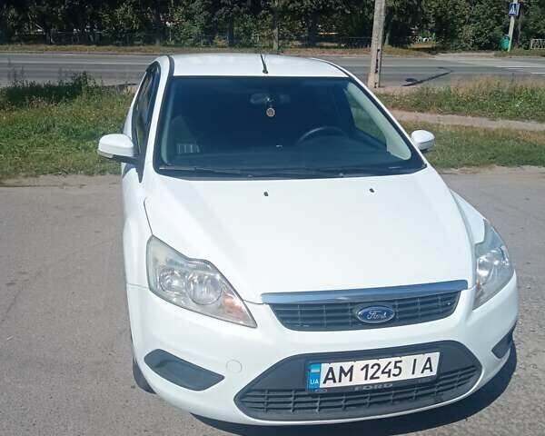 Білий Форд Фокус, об'ємом двигуна 1.4 л та пробігом 231 тис. км за 5100 $, фото 6 на Automoto.ua