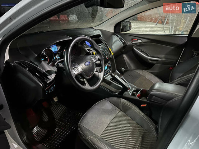 Белый Форд Фокус, объемом двигателя 1.6 л и пробегом 225 тыс. км за 6700 $, фото 9 на Automoto.ua