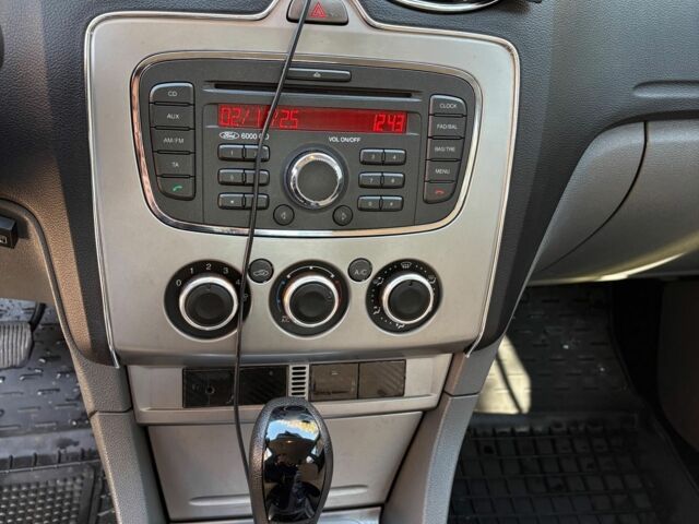 Белый Форд Фокус, объемом двигателя 1.6 л и пробегом 190 тыс. км за 7300 $, фото 5 на Automoto.ua