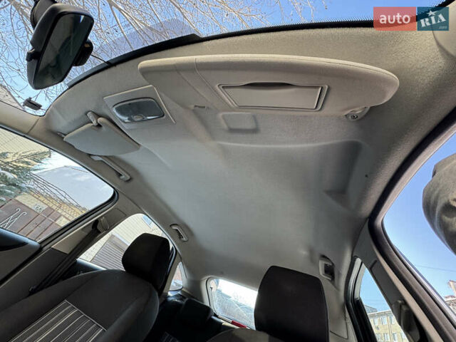 Білий Форд Фокус, об'ємом двигуна 1.4 л та пробігом 230 тис. км за 4050 $, фото 15 на Automoto.ua