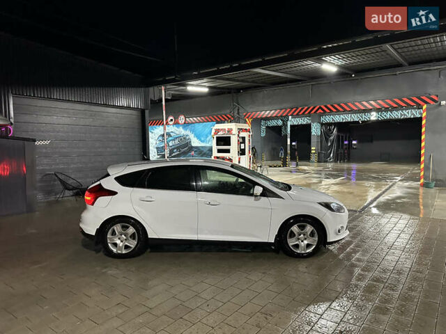 Белый Форд Фокус, объемом двигателя 1.6 л и пробегом 224 тыс. км за 6850 $, фото 2 на Automoto.ua