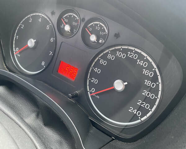 Белый Форд Фокус, объемом двигателя 1.4 л и пробегом 247 тыс. км за 6500 $, фото 16 на Automoto.ua