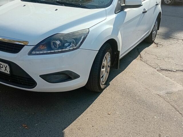 Білий Форд Фокус, об'ємом двигуна 1.39 л та пробігом 225 тис. км за 5300 $, фото 6 на Automoto.ua