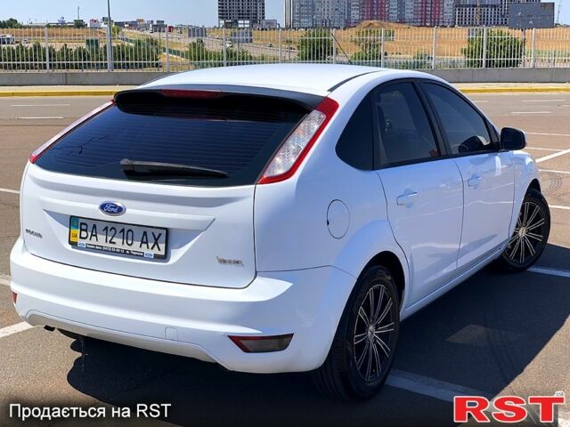 Белый Форд Фокус, объемом двигателя 1.6 л и пробегом 98 тыс. км за 5300 $, фото 4 на Automoto.ua