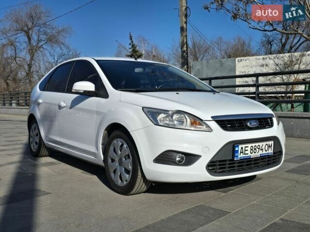 Білий Форд Фокус, об'ємом двигуна 1.6 л та пробігом 105 тис. км за 6999 $, фото 2 на Automoto.ua