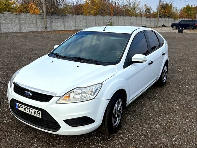 Білий Форд Фокус, об'ємом двигуна 1.4 л та пробігом 125 тис. км за 6000 $, фото 1 на Automoto.ua