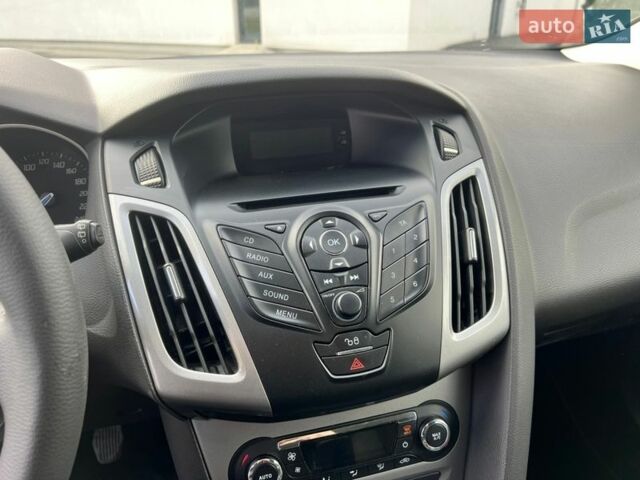 Білий Форд Фокус, об'ємом двигуна 1.6 л та пробігом 190 тис. км за 6550 $, фото 17 на Automoto.ua