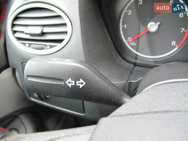 Белый Форд Фокус, объемом двигателя 1.39 л и пробегом 215 тыс. км за 5000 $, фото 52 на Automoto.ua