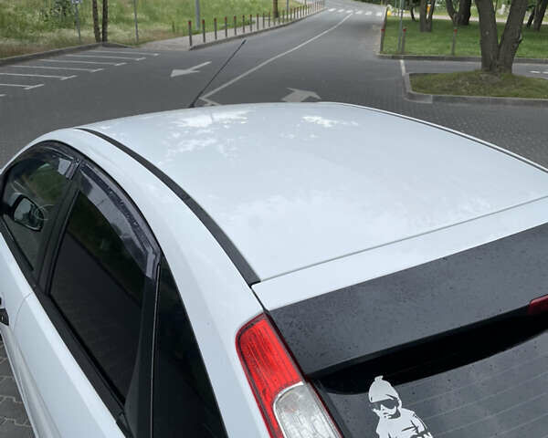 Білий Форд Фокус, об'ємом двигуна 1.4 л та пробігом 325 тис. км за 5000 $, фото 32 на Automoto.ua